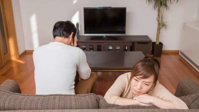 喧嘩して怒っている奥さん