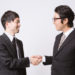 先輩と仲直りして握手